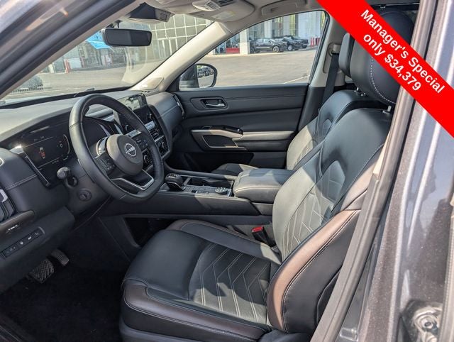 2023 Nissan Pathfinder Platinum