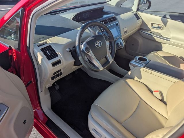 2017 Toyota Prius v Five