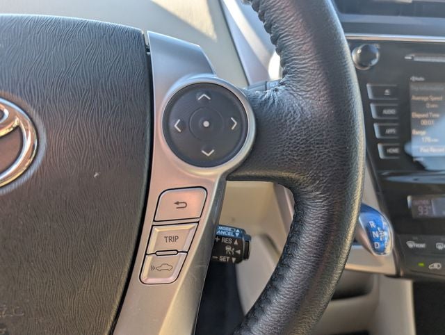 2017 Toyota Prius v Five