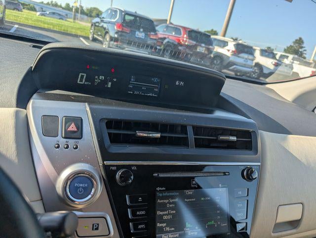 2017 Toyota Prius v Five