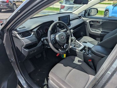 2020 Toyota RAV4 LE