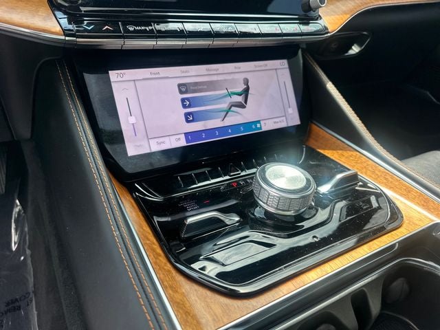 2022 Jeep Grand Wagoneer Series III