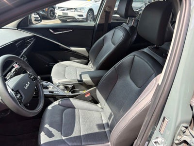 2023 Kia Niro SX