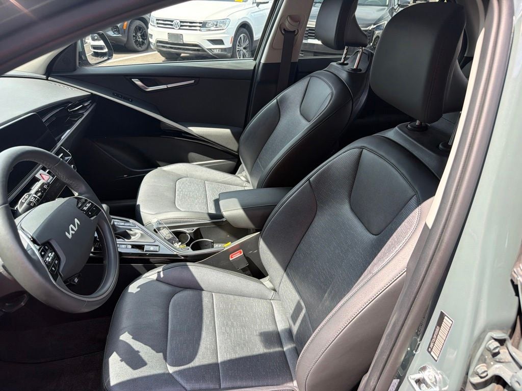 2023 Kia Niro SX