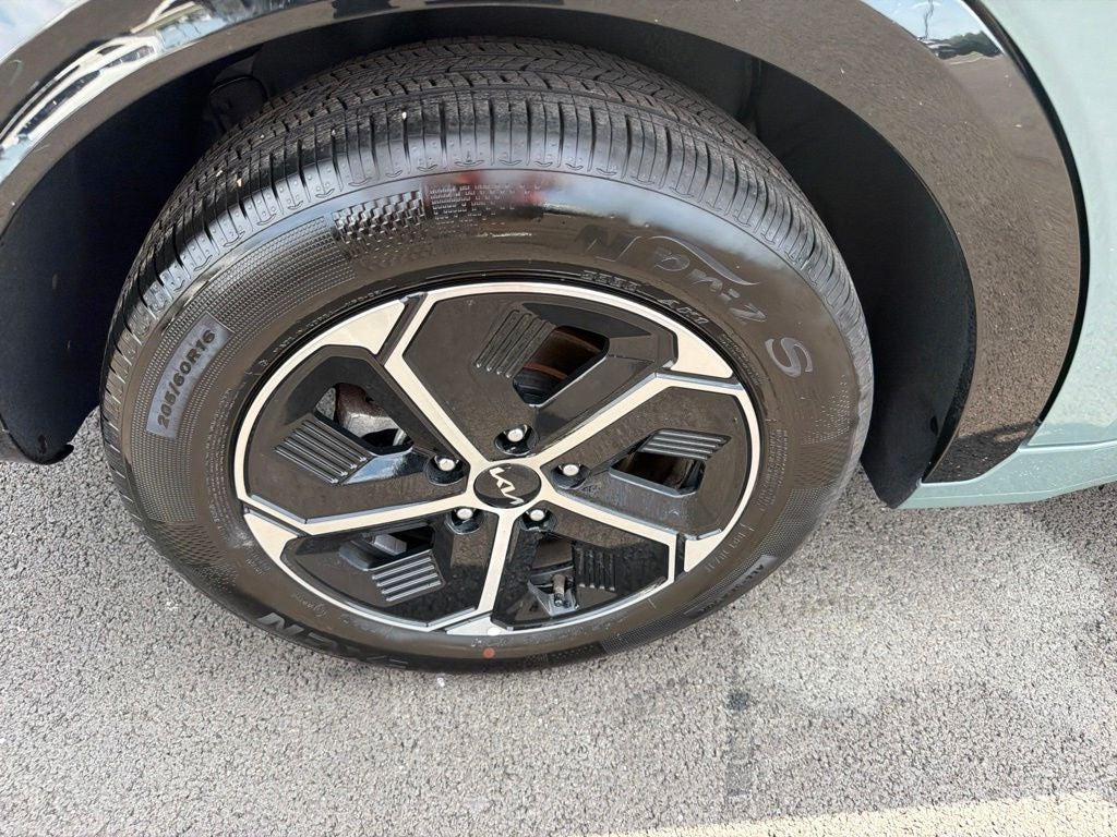 2023 Kia Niro SX