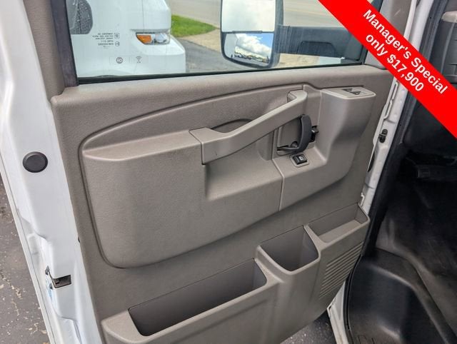 2023 Chevrolet Express Cutaway 3500 1WT