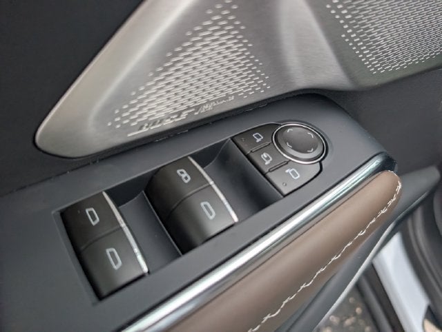 2027 GMC Acadia Denali Ultimate - Photo 10