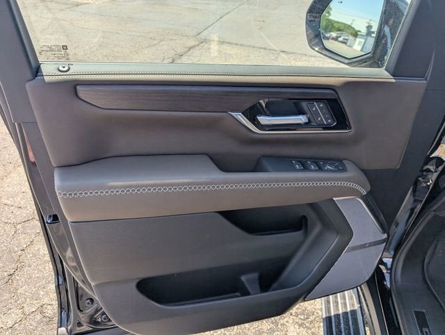 2026 GMC Yukon XL Denali Ultimate - Photo 14