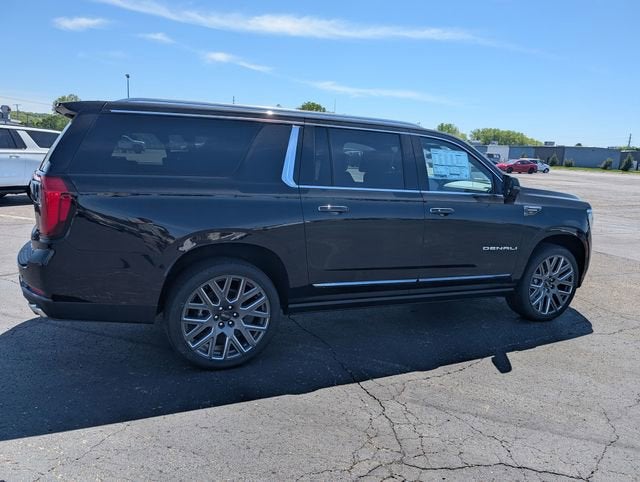 2026 GMC Yukon XL Denali Ultimate - Photo 8
