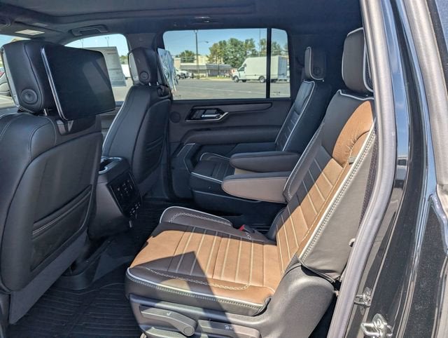 2026 GMC Yukon XL Denali Ultimate - Photo 9