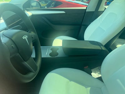2024 Tesla Model Y Performance